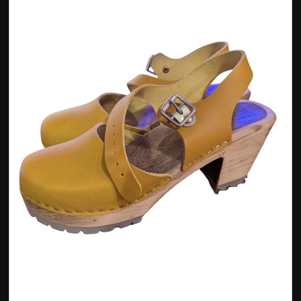 MIA Mustard Slingback Clogs SIZE 9